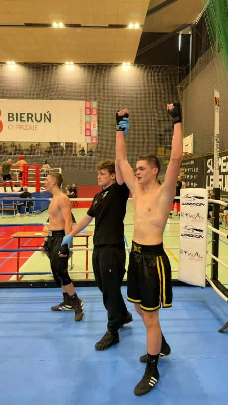 Norbert Latasiewicz z Rajczy triumfuje w debiucie ogólnopolskiej ligi bokserskiej