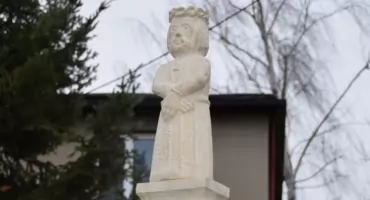 Zabytkowa kapliczka w Nidku odrestaurowana 