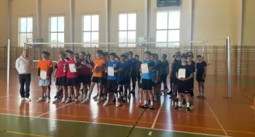 Finał Powiatowy w Piłce Siatkowej Chłopców Klas 7-8 – emocjonujące zmagania młodych sportowców