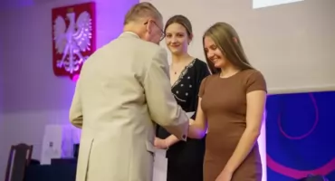 Triumf młodych poetek z Milówki na Uniwersytecie Bielsko-Bialskim