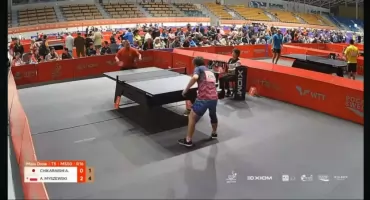 Adrian Myszewski zdobywa medal na mistrzostwach świata w tenisie stołowym w Gangneung.