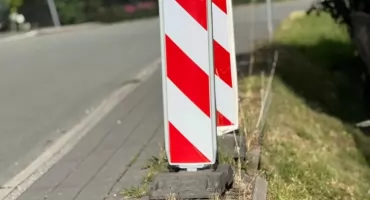 Powiat Żywiecki remontuje chodnik przy ulicy księdza Karola Śmiecha w Żabnicy