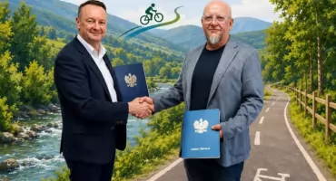 Nowa trasa rowerowa VeloKoszarawa w gminie Świnna: podpisano umowę na budowę