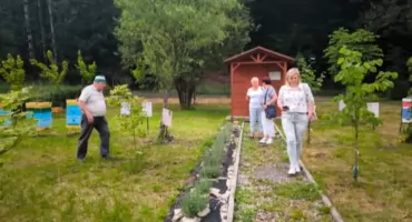 Integracyjne spotkanie pszczelarzy w Kocierzu Rychwałdzkim wzmacnia lokalną społeczność