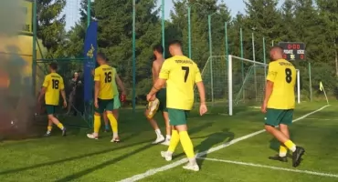 Kuźnia Ustroń rozgromiła Tempo Puńców w pierwszym sparingu sezonu