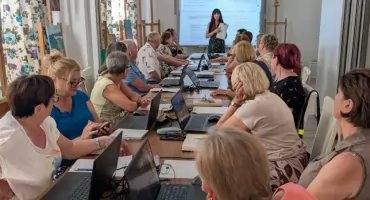 Seniorzy z Polski i Słowacji łączą się online w nowym projekcie edukacyjnym